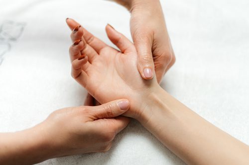 rankos masažas